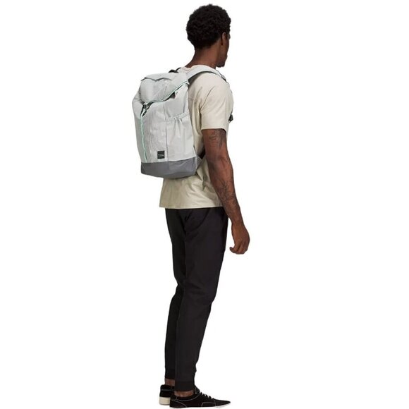Lululemon Front Clip Backpack 21L Seal Gray OS main image 12